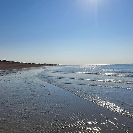 Luxury Georgian Home, Hot Tub, Sea View, Private Garden, Sleeps 6 Bognor Regis Exterior photo