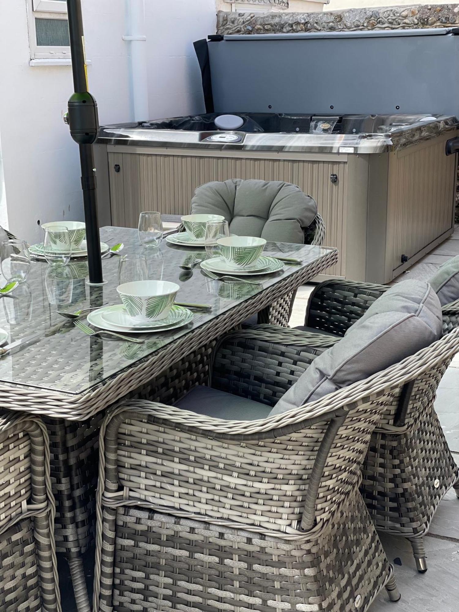 Luxury Georgian Home, Hot Tub, Sea View, Private Garden, Sleeps 6 Bognor Regis Exterior photo