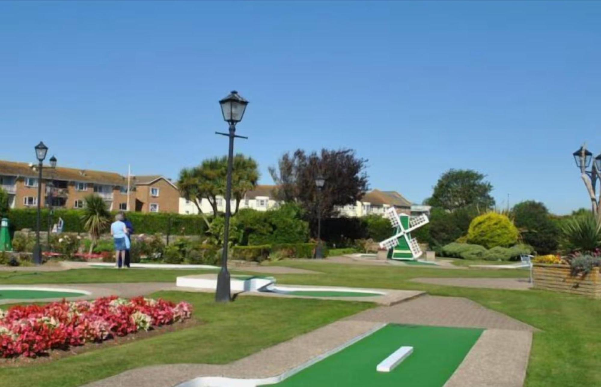 Luxury Georgian Home, Hot Tub, Sea View, Private Garden, Sleeps 6 Bognor Regis Exterior photo