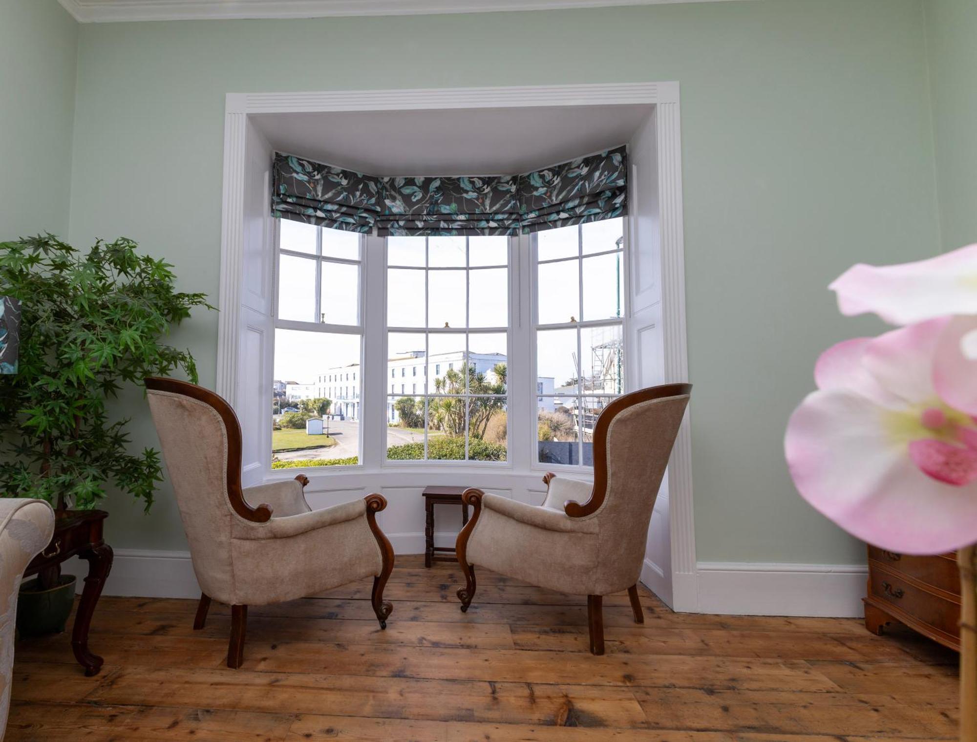 Luxury Georgian Home, Hot Tub, Sea View, Private Garden, Sleeps 6 Bognor Regis Exterior photo